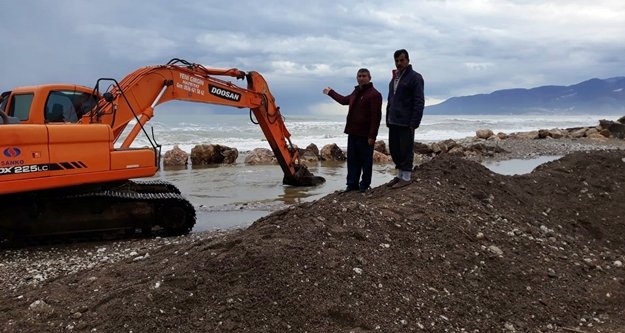 Göksu Deresi’ne dalgakıran istediler