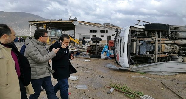 Hortum bilançosu çıkıyor: 11 kişi yaralandı!