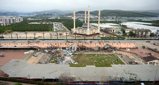 Hortum taş üstünde taş bırakmadı!
