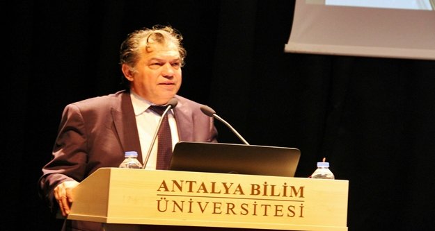 Hukuk profesörünün Alanya'da şok ölümü