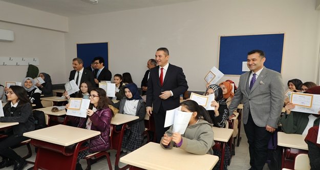 Karnelerini Başkan Yücel ve Müdür Er'den aldılar