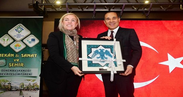 Kent Konseyleri Adana'da toplandı