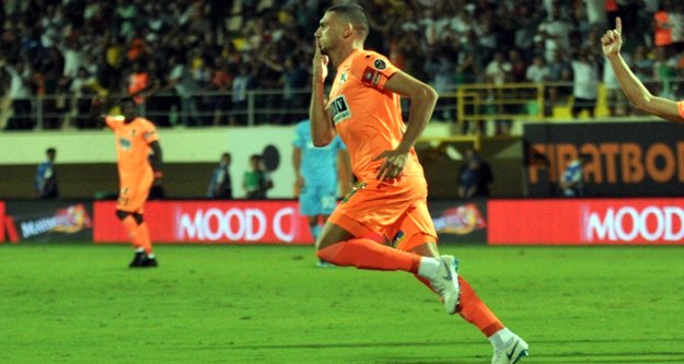 Merih Demiral İtalya'da imzayı attı