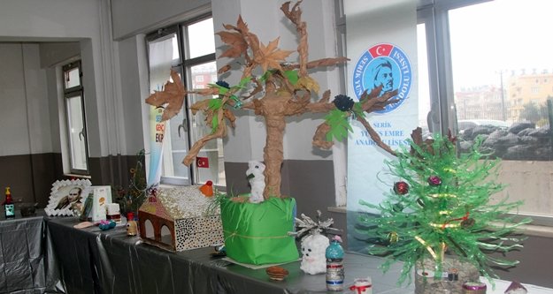 Öğrenciler çöpleri sanata çevirdi