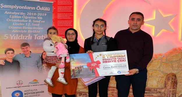 Okul birincilerinin 5 yıldızlı otel tatili başladı