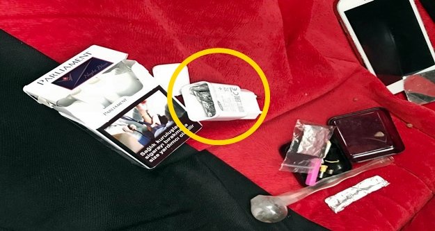 Şarj cihazının içine sakladılar yine de kaçamadılar