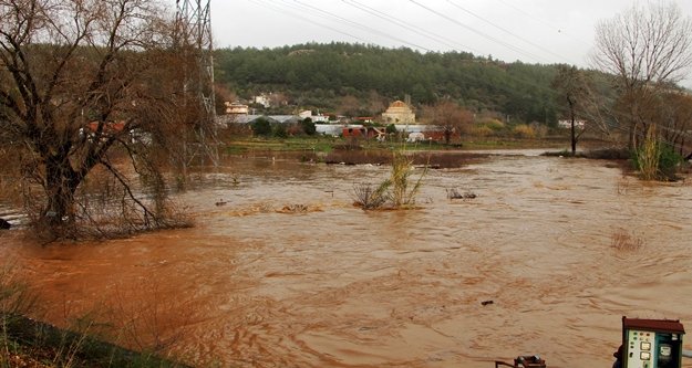 Tarım alanları su altında kaldı!