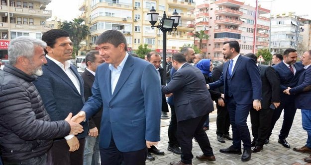 Türel Alanya’da partilileriyle buluştu