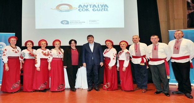 Türel yabancı vatandaşlarla buluştu