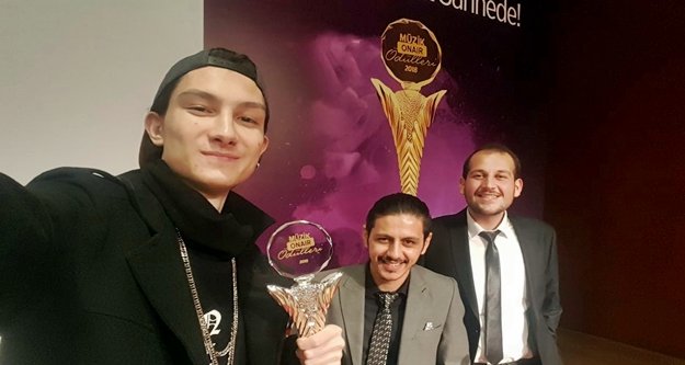 Üni FM fakültenin gururu oldu