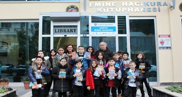 Ünlü yazar Alanyalı çocuklarla buluştu