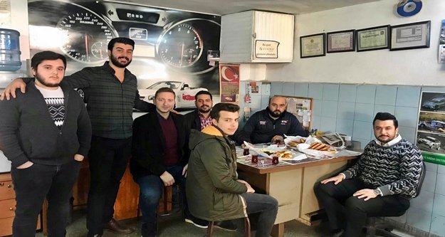 AK gençlik Alanyalı esnafı dinledi