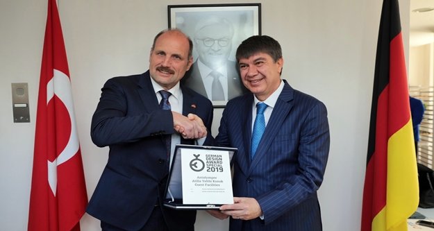 Almanya’nın en prestijli ödülünü Başkan Türel aldı
