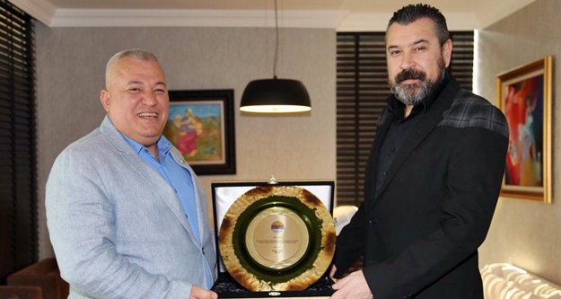 Başkan Şahin başarılı acenteleri unutmadı