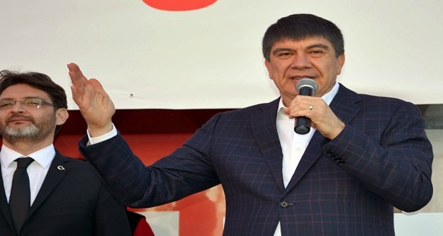 Başkan Türel “Delikanlı olsunlar!”