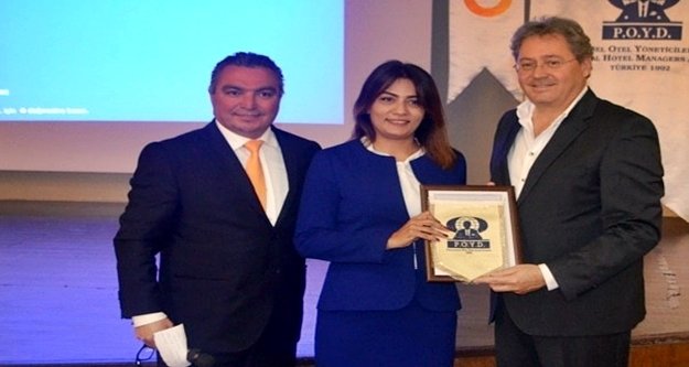 Belgelerini geleneksel etkinlikte aldılar