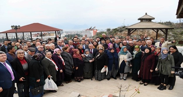Büyükşehir adayı Böcek, yörüklerle bir araya geldi