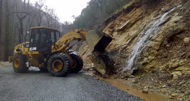 Büyükşehir Alanya'da kapalı yol bırakmadı
