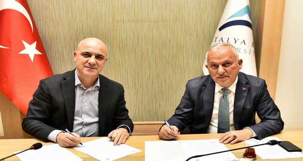 İmzalar itfaiyeciler için atıldı