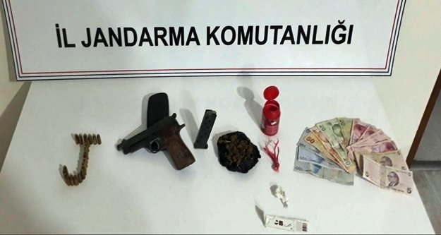 Turistlere uyuşturucu satan şüpheli jandarmadan kaçamadı