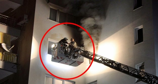 Yürekleri ağza getiren yangında alevlerin arasında mahsur kaldı!