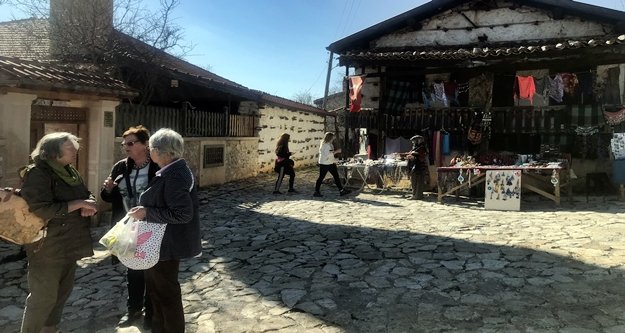 800  yıllık köy turistlerin gözdesi oldu