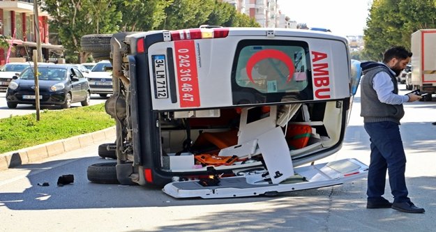 Akıl almaz kaza! Alışveriş poşetlerini yerleştiriyordu