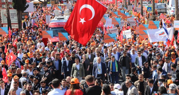 Binlerce Alanyalı Yücel'le geleceğine yürüdü