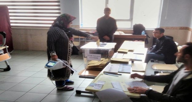 Alanya’da hasta yatağından kalkıp sandığa koştular