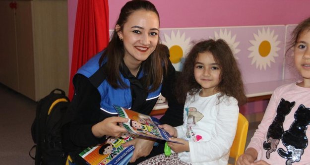 Alanyalı polislerden miniklere ziyaret