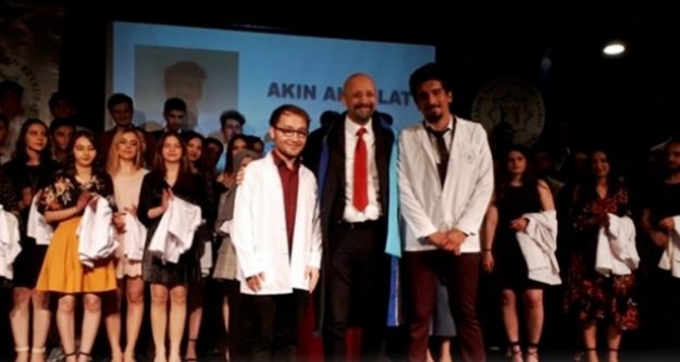 ALKÜ’lü tıpçılar beyaz önlüklerini giydi