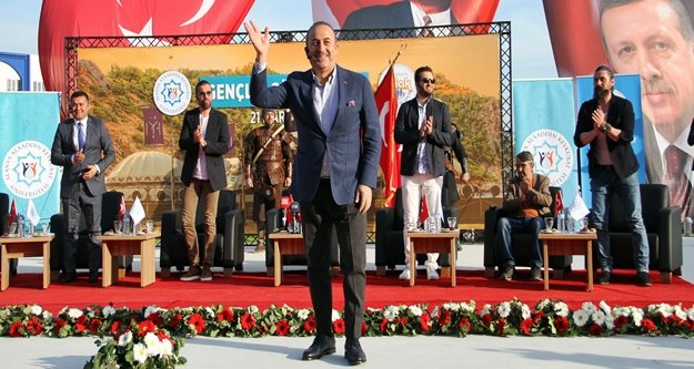 Bakan Çavuşoğlu ve Ertuğrul ekibi ALKÜ'deydi