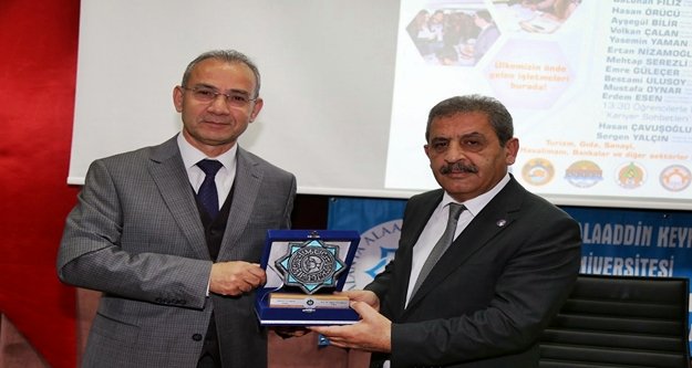 Milli şair ALKÜ’de anıldı