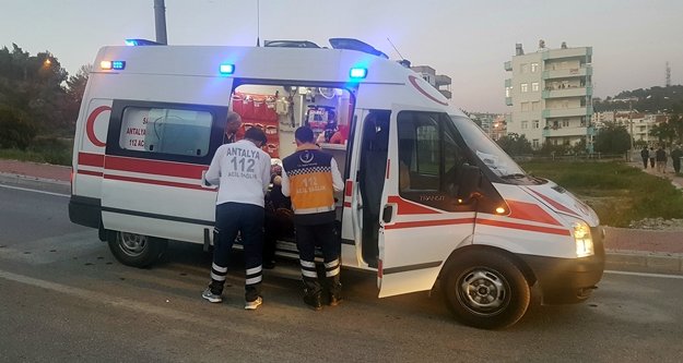 Otomobille ticari araç çarpıştı: 3 kişi yaralandı!