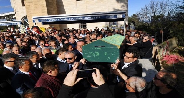 Sevilen turizmci göz yaşlarıyla son yolculuğuna uğurlandı