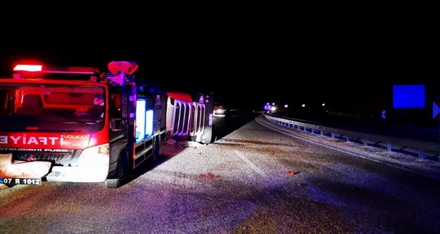 Virajı alamayan tır devrildi: 1 kişi öldü!