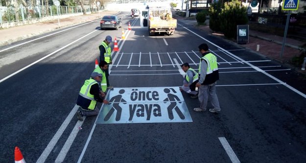 Yaya geçitlerinde ‘Önce Yaya’ uygulaması