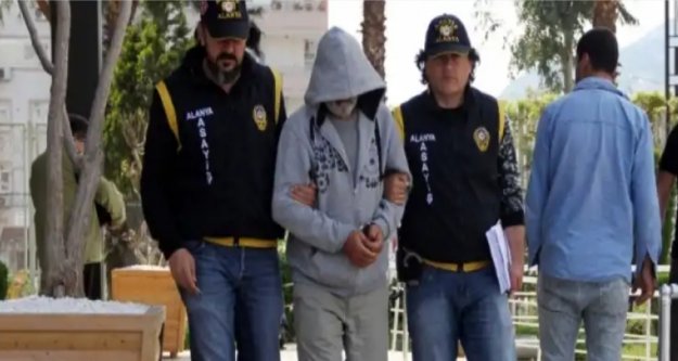 Alanya'da aranan 2 şüpheli operasyonla yakalandı