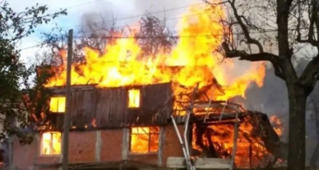 Alanya'da elektrikli soba evde yangın çıkardı