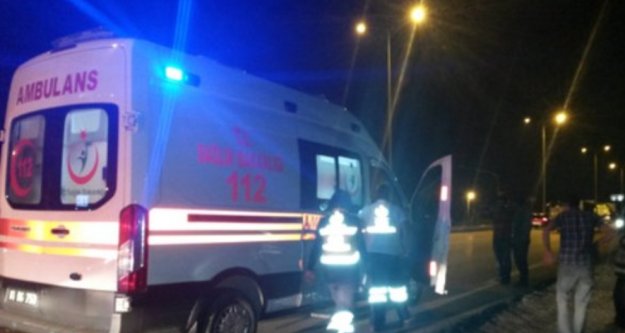 Alanya'da hasta taşıyan 112 Acil kaza yaptı