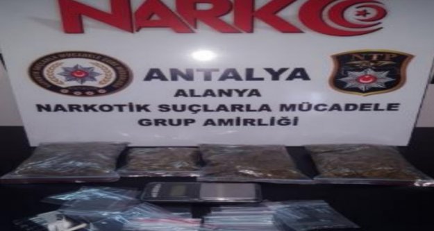 Alanya'da kargoyla uyuşturucuya polis baskını