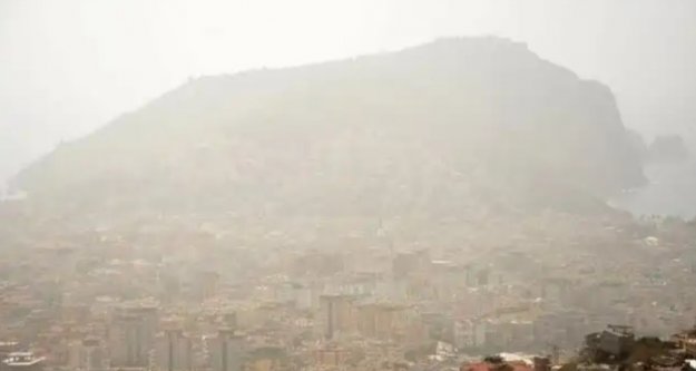 Alanyalı hanımlar dikkat! Bugün balkona çamaşır asmayın