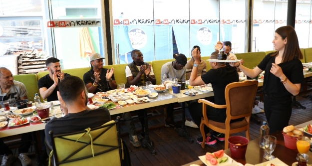 Alanyaspor'da sürpriz kutlama