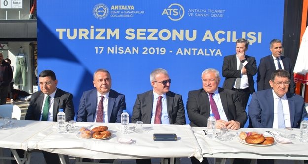 Antalya Valisi Karaloğlu'ndan esnafa sitem