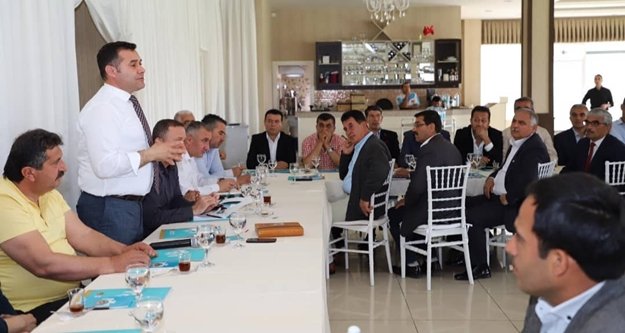 Başkan Yücel muhtarlarla buluştu