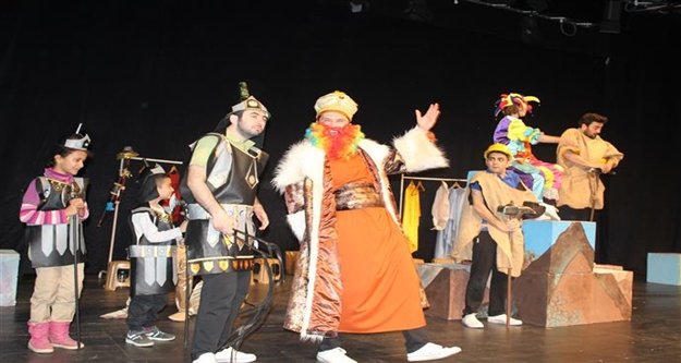 Festival coşkulu ve yoğun geçiyor