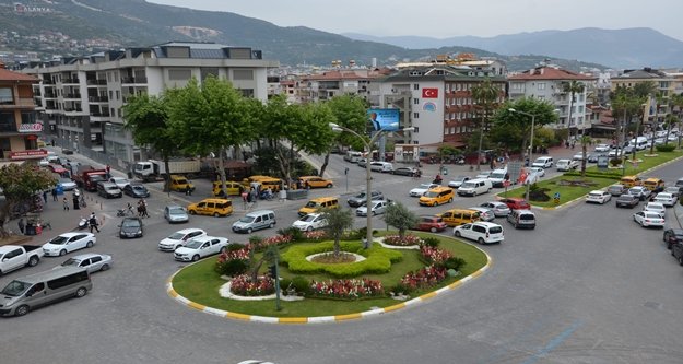 Büyükşehirden Alanya’ya 300 bin çiçek