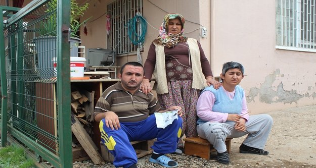 Eve mahkum olan engelli kardeşler yardım bekliyor
