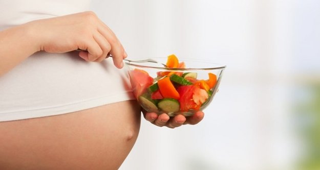 Gebelikte yanlış beslenme bebekte kalıcı hastalıklara yol açabilir
