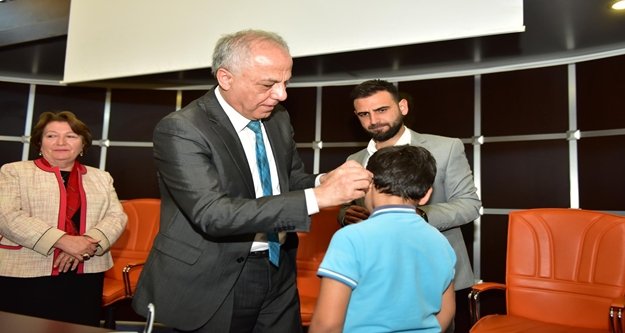 Kepez’den 26 kişiye işitme cihazı